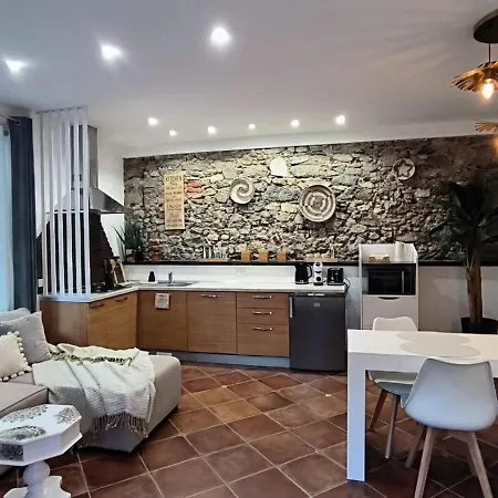 Marchesa Apartment *