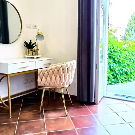 Marchesa Apartment *